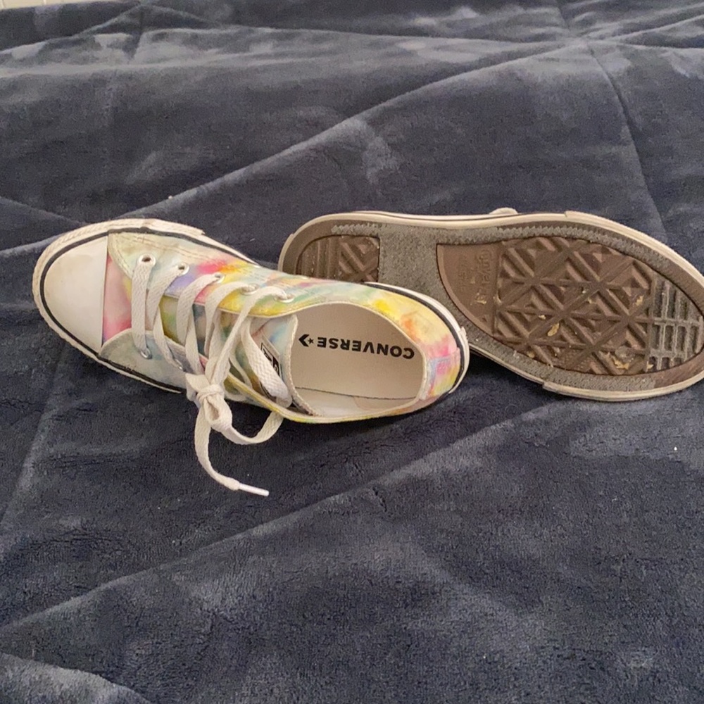 Girls converse - Picture 2 of 2